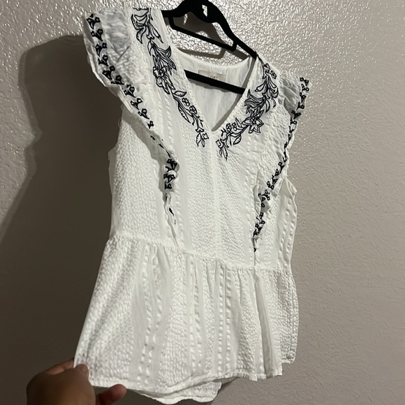LOFT Women's White Blouse embroidered floral Size Large - Picture 7 of 9
